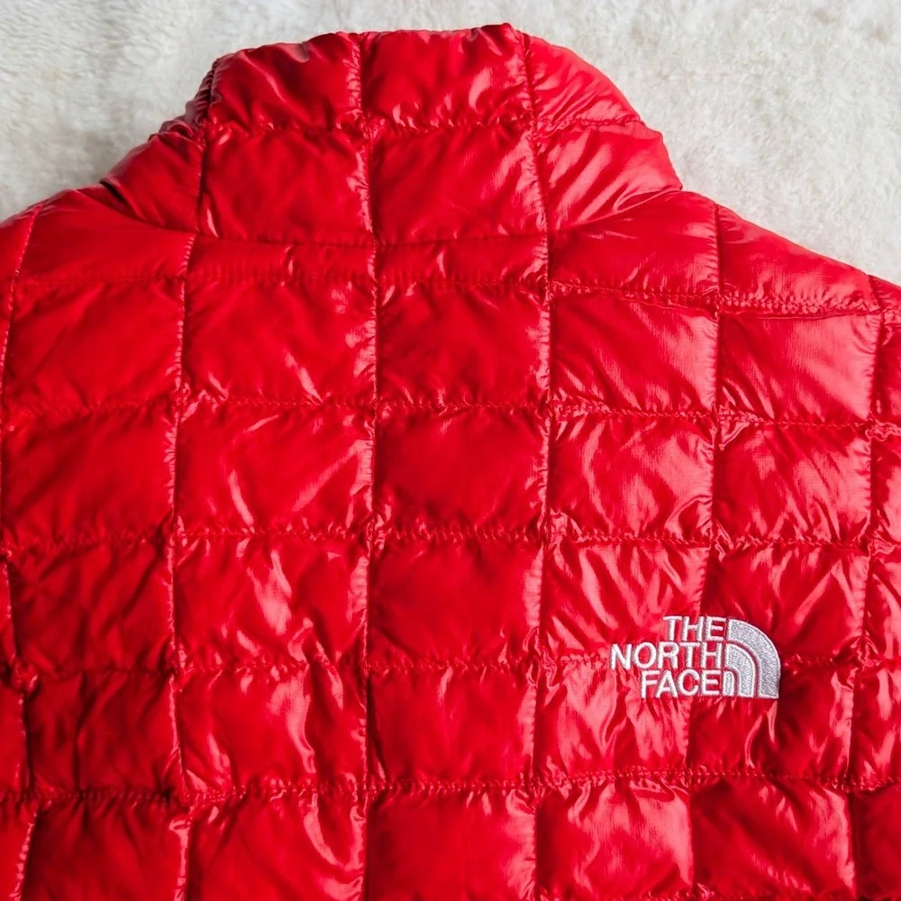 The North Face Mens Thermoball Eco Puffer Jacket Red Quilted Full Zip Medium